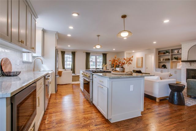 9004 Sweetwater Drive, Dallas, TX 75228