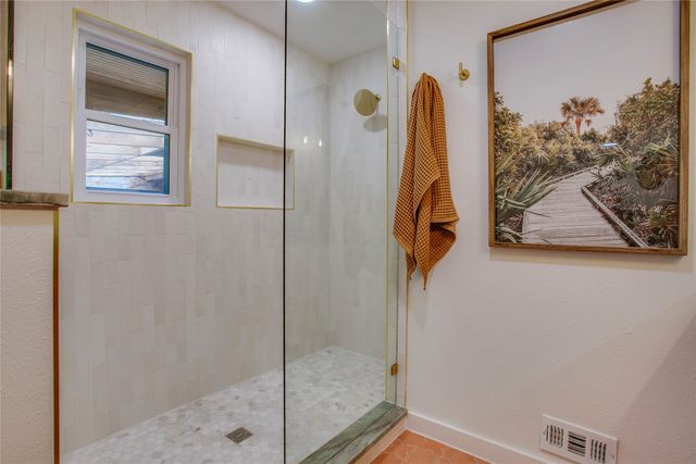 9004 Sweetwater Drive, Dallas, TX 75228