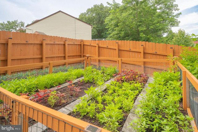 8 RED BUD CT, Essex, MD 21221