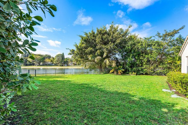 9430 Lago Drive, Boynton Beach, FL 33472