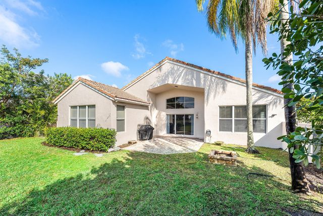 9430 Lago Drive, Boynton Beach, FL 33472