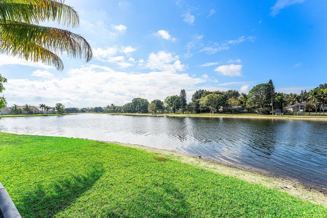 9430 Lago Drive, Boynton Beach, FL 33472