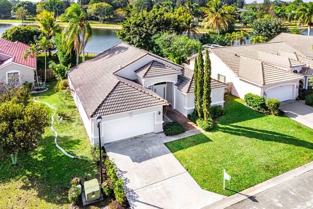 9430 Lago Drive, Boynton Beach, FL 33472