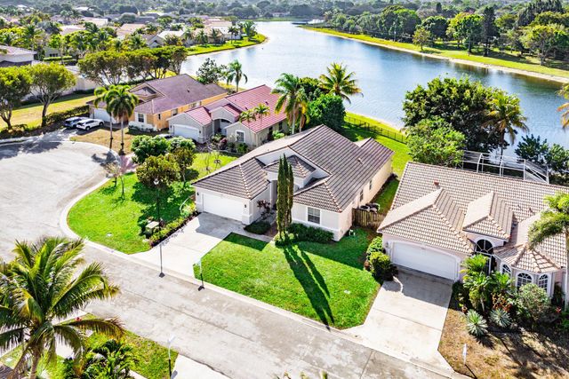 9430 Lago Drive, Boynton Beach, FL 33472