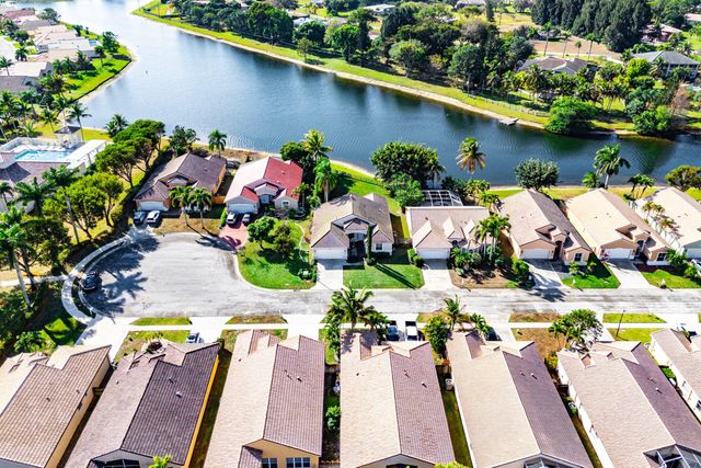 9430 Lago Drive, Boynton Beach, FL 33472