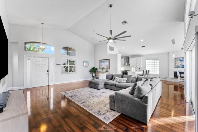 9430 Lago Drive, Boynton Beach, FL 33472