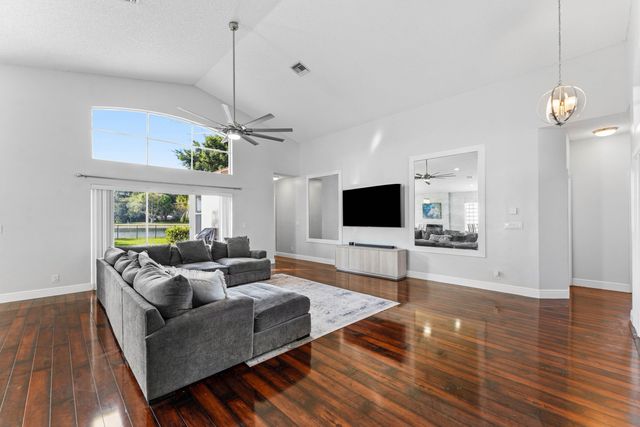 9430 Lago Drive, Boynton Beach, FL 33472