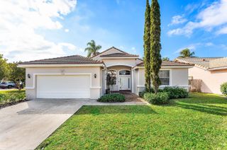 9430 Lago Drive, Boynton Beach, FL 33472