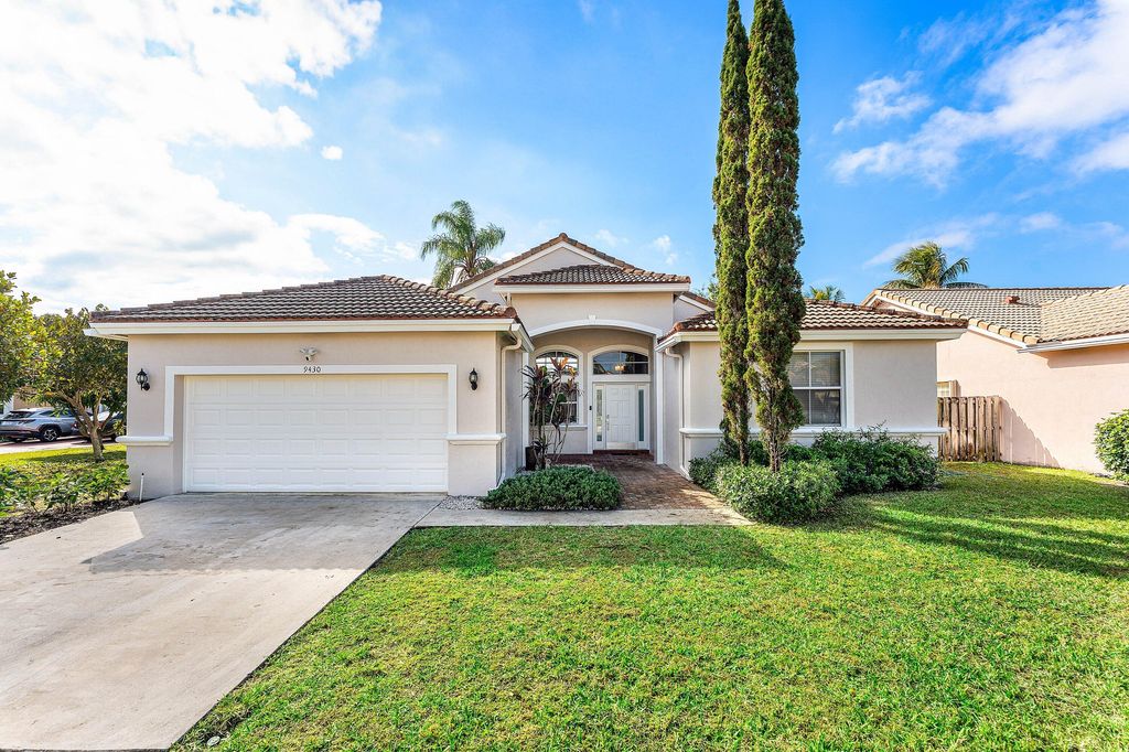 9430 Lago Drive, Boynton Beach, FL 33472