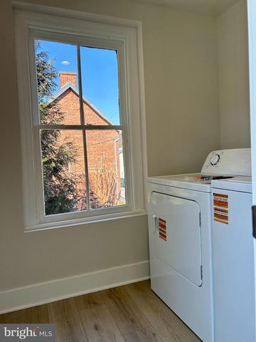 210 E MAIN ST, Burkittsville, MD 21718