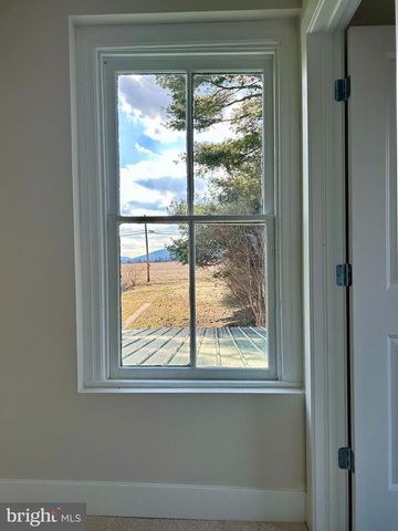 210 E MAIN ST, Burkittsville, MD 21718