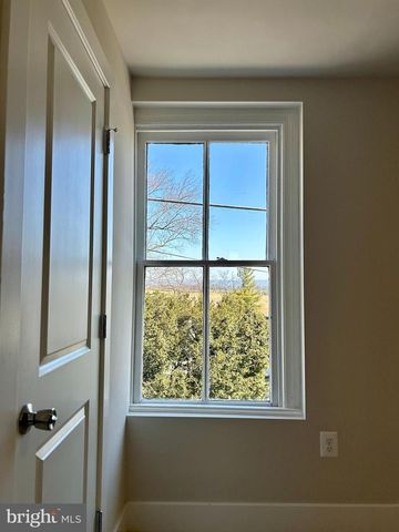 210 E MAIN ST, Burkittsville, MD 21718