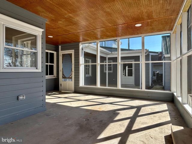 210 E MAIN ST, Burkittsville, MD 21718