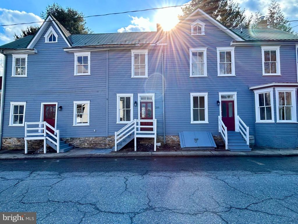 210 E MAIN ST, Burkittsville, MD 21718