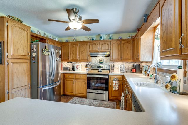 1993 Branch Dr, Lawrenceburg, TN 38464