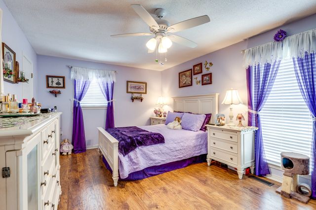 1993 Branch Dr, Lawrenceburg, TN 38464