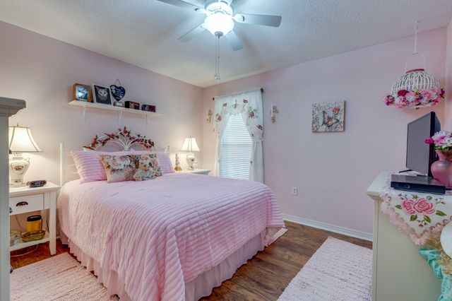 1993 Branch Dr, Lawrenceburg, TN 38464