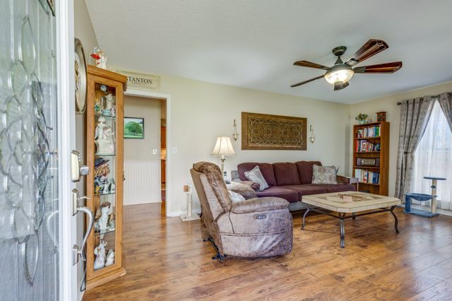 1993 Branch Dr, Lawrenceburg, TN 38464