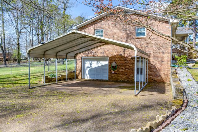 1993 Branch Dr, Lawrenceburg, TN 38464