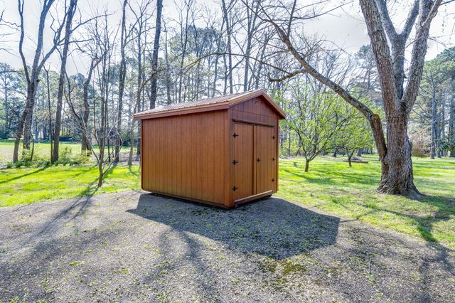 1993 Branch Dr, Lawrenceburg, TN 38464