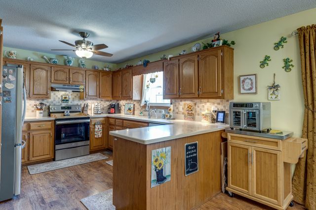 1993 Branch Dr, Lawrenceburg, TN 38464