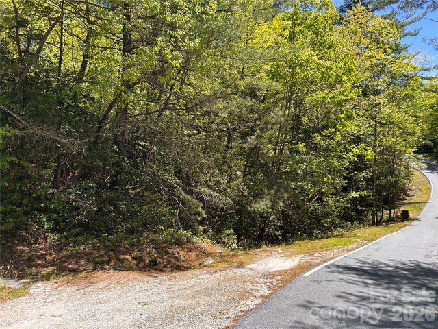 1054 Hawk Mountain Road, Lake Toxaway, NC 28747