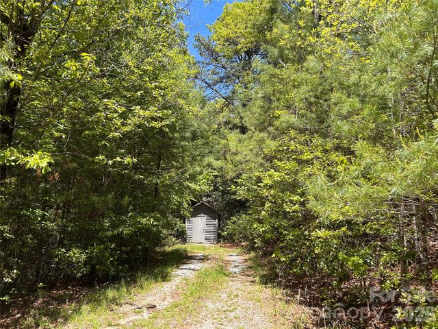 1054 Hawk Mountain Road, Lake Toxaway, NC 28747