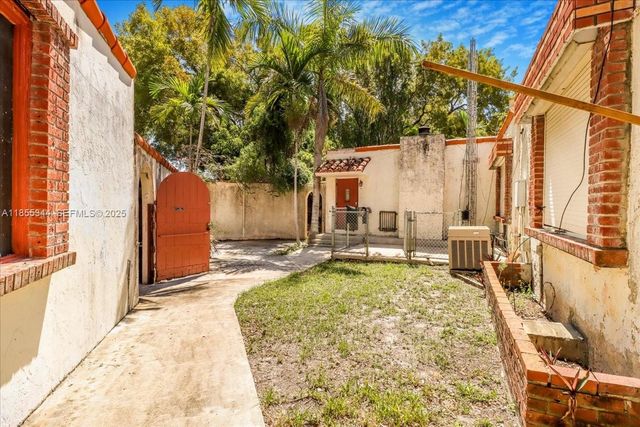 5900 NE 5th Avenue, Miami, FL 33137