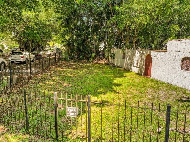 5900 NE 5th Avenue, Miami, FL 33137