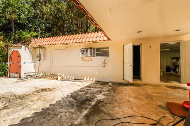 5900 NE 5th Avenue, Miami, FL 33137