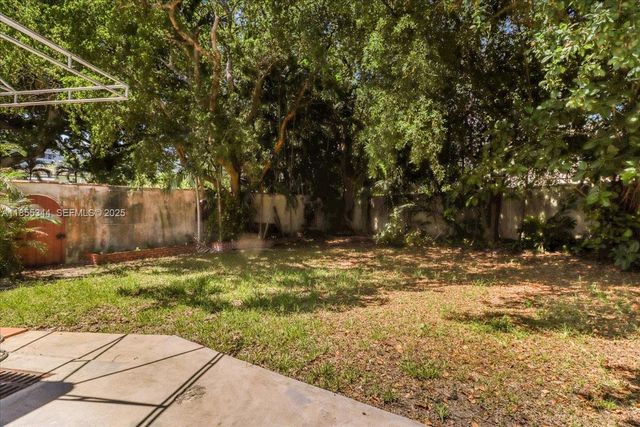 5900 NE 5th Avenue, Miami, FL 33137