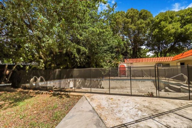 5900 NE 5th Avenue, Miami, FL 33137
