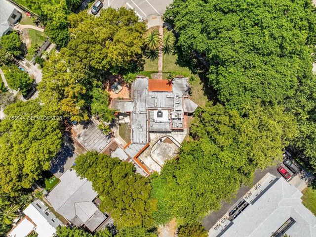 5900 NE 5th Avenue, Miami, FL 33137