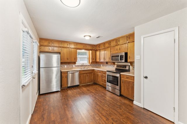 311 Franklin Drive, Euless, TX 76040