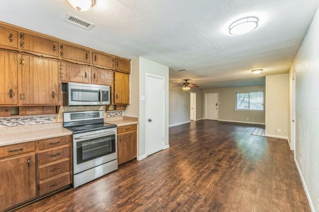 311 Franklin Drive, Euless, TX 76040