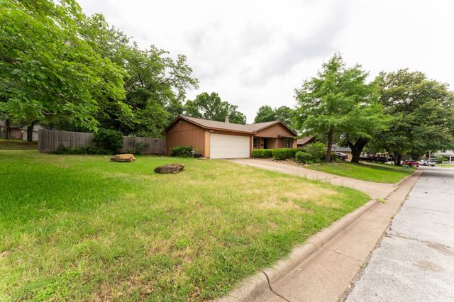 311 Franklin Drive, Euless, TX 76040