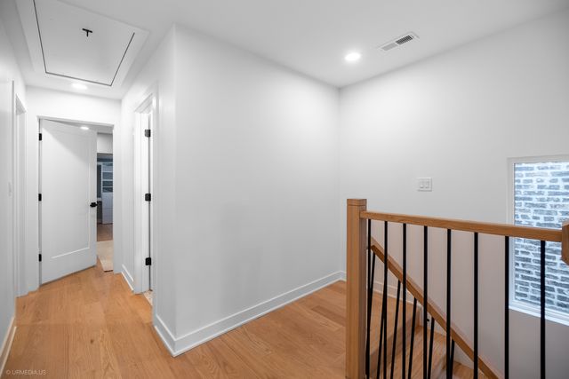 1952 N Bissell Street, Chicago, IL 60614