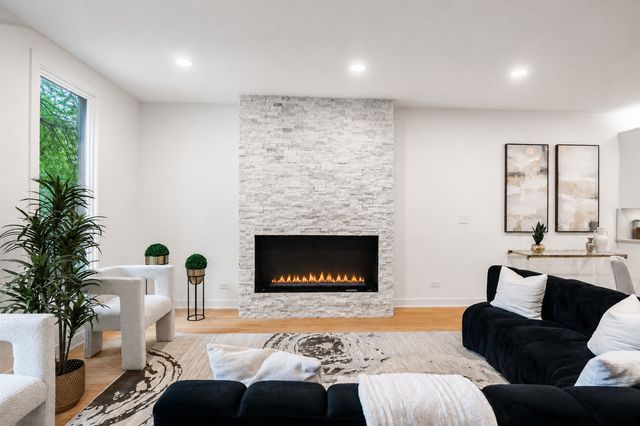 1952 N Bissell Street, Chicago, IL 60614