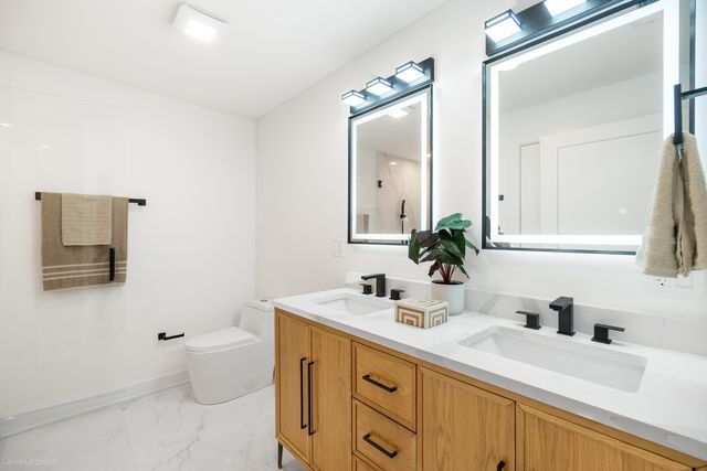 1952 N Bissell Street, Chicago, IL 60614
