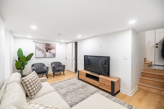 1952 N Bissell Street, Chicago, IL 60614