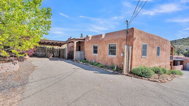 424 Apodaca Hill, Santa Fe, NM 87501