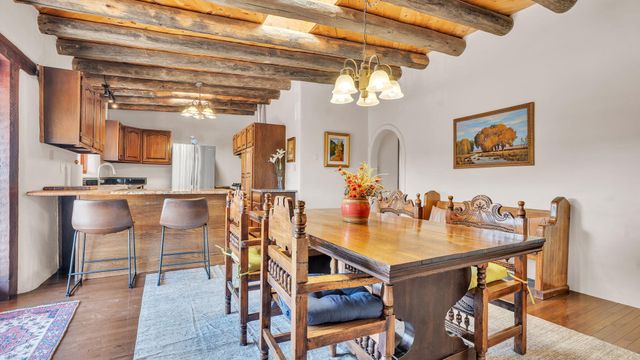424 Apodaca Hill, Santa Fe, NM 87501