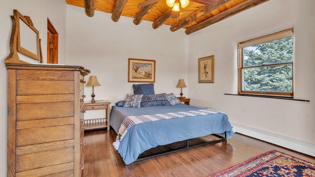 424 Apodaca Hill, Santa Fe, NM 87501
