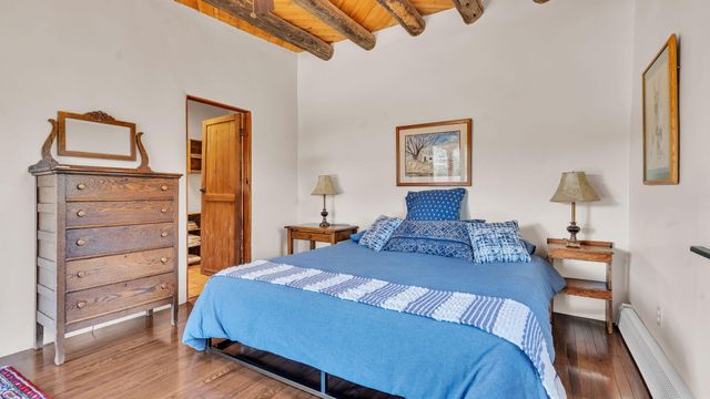 424 Apodaca Hill, Santa Fe, NM 87501