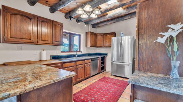 424 Apodaca Hill, Santa Fe, NM 87501