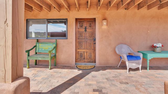 424 Apodaca Hill, Santa Fe, NM 87501