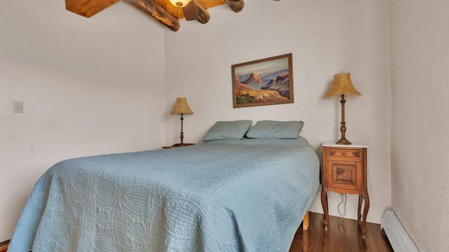424 Apodaca Hill, Santa Fe, NM 87501