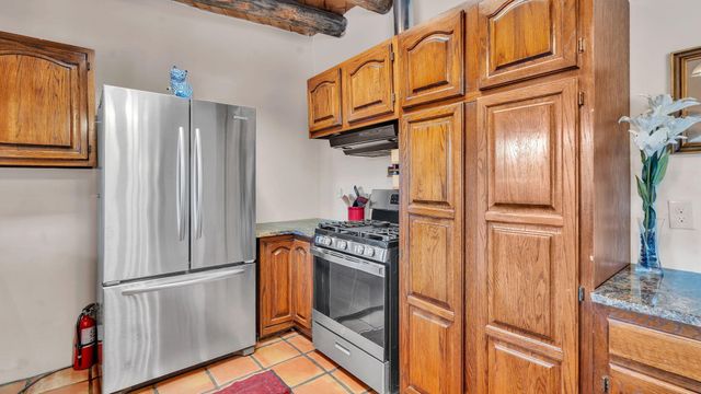 424 Apodaca Hill, Santa Fe, NM 87501