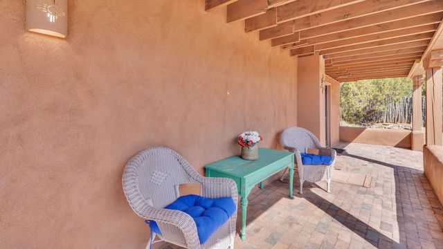 424 Apodaca Hill, Santa Fe, NM 87501