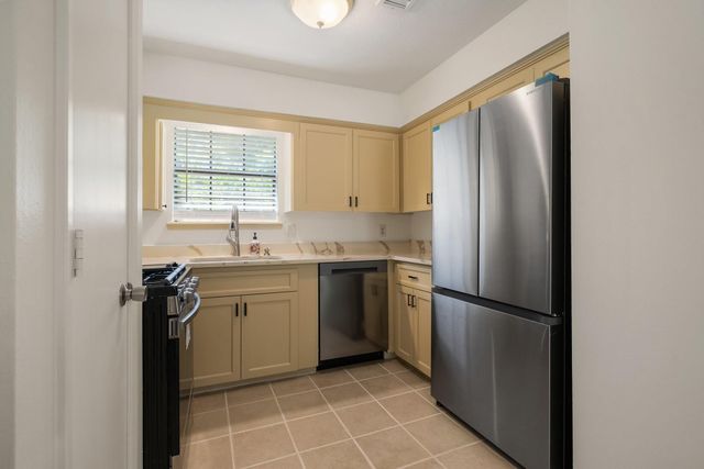 72 Oldstream Court, The Woodlands, TX 77381